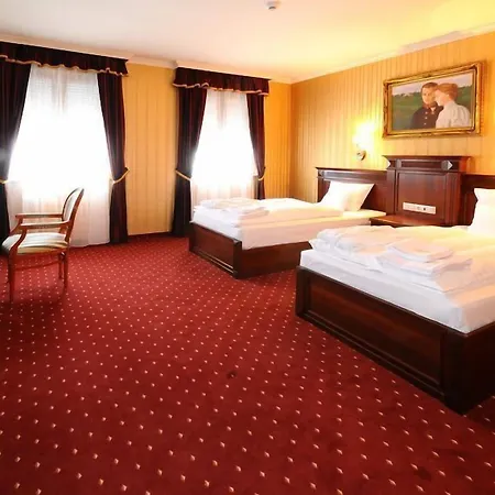 Hotel Debrecen Отель