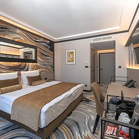 Отель Hotel Debrecen Дебрецен