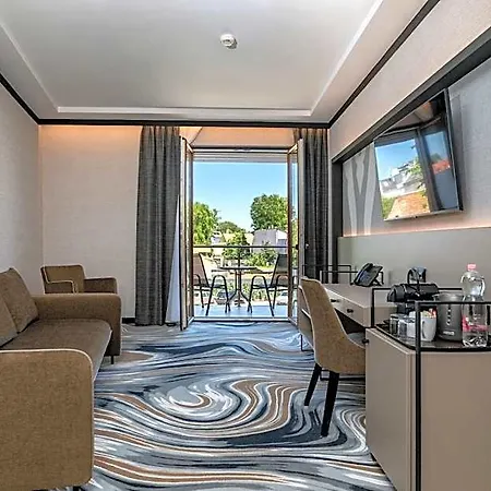 Hotel Debrecen 3* Дебрецен