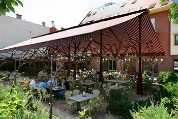 Отель Hotel Debrecen Дебрецен