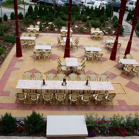 Hotel Debrecen Отель