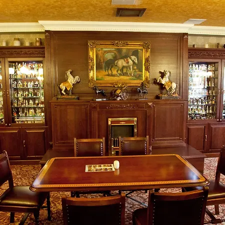 Отель Hotel Debrecen Дебрецен