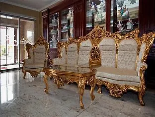 Hotel Debrecen מלון דברצן