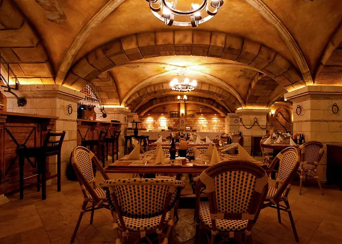 Hotel Debrecen מלון 3*