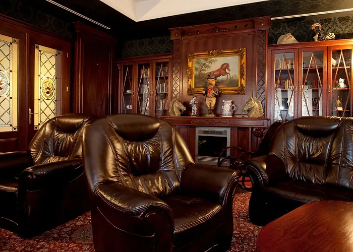 Hotel Debrecen מלון 3*